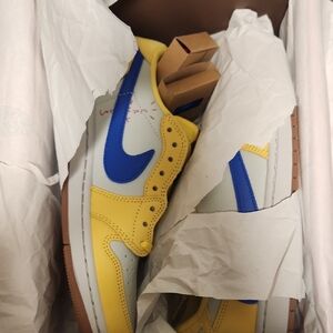 Travis Scott CANARY 9W/7.5M